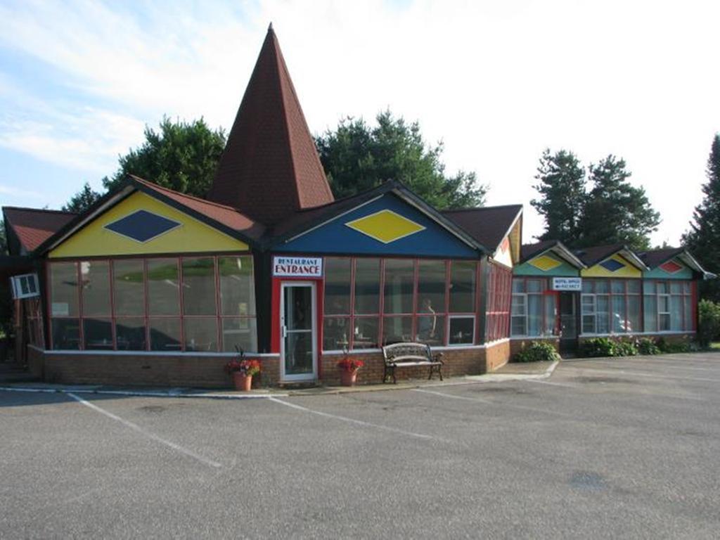 Red Top Motor Inn Iron Bridge Extérieur photo